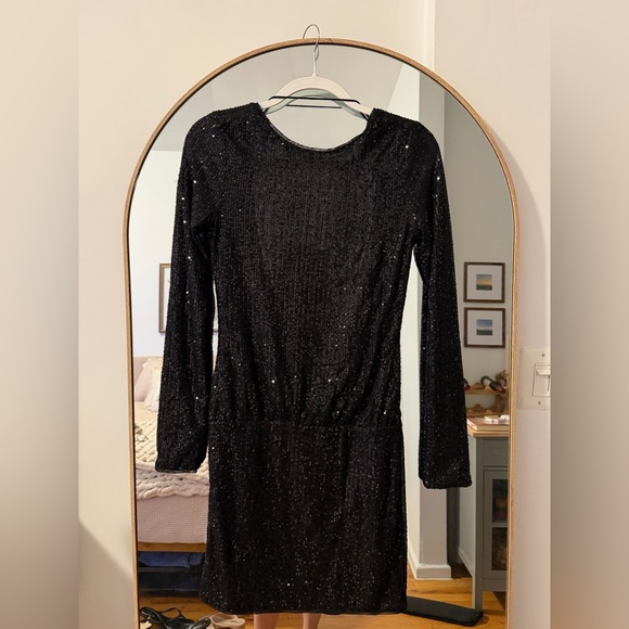 Backless Mini Dress - Picture 4 of 8